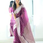 Shamna Kasim Instagram - My most favorite look is always SAREE ❤️🧿 Costume: @rithu_fashion_hub Jwellery: @kushalsfashionjewellery Pics: @ravi_cross_clickx @v_capturesphotography Hairstylist: @hairstylist_srinivas Personal staff: @pranay_kohli