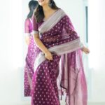 Shamna Kasim Instagram - My most favorite look is always SAREE ❤️🧿 Costume: @rithu_fashion_hub Jwellery: @kushalsfashionjewellery Pics: @ravi_cross_clickx @v_capturesphotography Hairstylist: @hairstylist_srinivas Personal staff: @pranay_kohli
