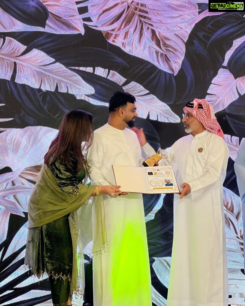 Shamna Kasim Instagram - It’s a privilege to receive UNITED ARAB EMIRATES 13th Internationally Peace Award 2023 …. For the best Business Entrepreneur 🙏 His Highness Sheikh Sohail Bin Hasher Al Maktoum #almaktoum #royalfamily #dubai