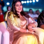 Shamna Kasim Instagram - Thank u so much @resha_by_rehana_shana for this beautiful outfit in a very short time 😍😘 and thank u @arabianvoice.ae for inviting for this wonderful start 😍 Costume : @resha_by_rehana_shana Hairstylist : @alsadiqbeautysaloon