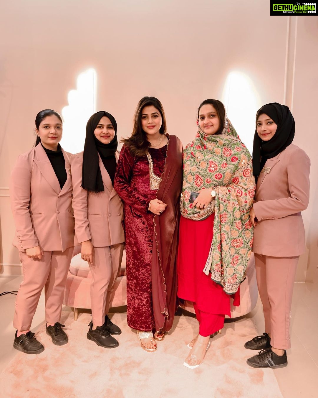 Shamna Kasim Instagram - Maroon crushed velvet kameez embellished with premium golden sequence and cut beads on the neck portion. sleeves beautifully enhanced with own textured velvet buttons. Maroon crushed salwar having the same work as in the kameez Luxury soft organza Dupatta having golden scalups on the border AVAILABLE IN 7 DIFFERENT SHADES- BABY PINK, TEAL BLUE, BOTTLE GREEN, BLACK, PURPLE MAROON, CAFFIENE Customization available in all sizes. @imraa.co, @imraabespoke For more details dm @imraabespoke or WhatsApp at 00971508778571 #uaefashion #uae #dubaifashion #dubai #abudhabi #dubailife #uaelife #mydubai #uaebloggers #dubaiblogger #sharjah #dubaimall #fashion #abudhabifashion #dubailifestyle #dubaimarina #uaeblogger #uaewomen #uaeshopping #dxb #uaestyle #abaya #dubaidowntown #ajman #abudhabilife #dubaievents #dubaistyle #kuwaitfashion #dubaifashionblogger #dubailuxury