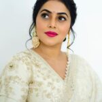 Shamna Kasim Instagram - Shine like the whole universe is yours….. Styled by: @impriyankasahajananda Outfit: @labelnurvi Accessories: @kushalsfashionjewellery Photography: @ravi_cross_clickx Final edit: @v_capturesphotography Hairstylist: @hairstylist_srinivas Personal staff: @pranay_kohli #styledbypriyankasahajananda #lovemyjob #lovemyself ❤️🧿