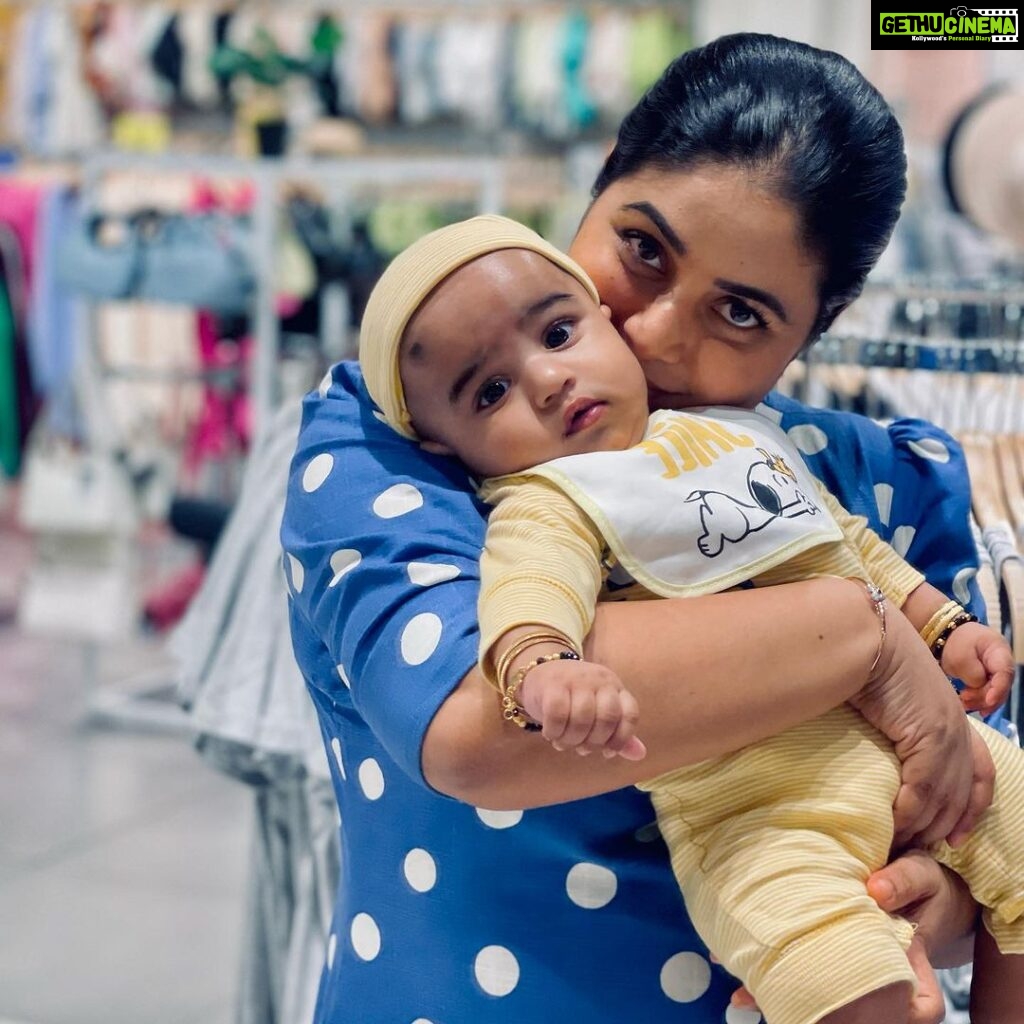 Shamna Kasim Instagram - The happiness you get being a mother u will not get that in anything…. Having the best and the best time of my life 🤲