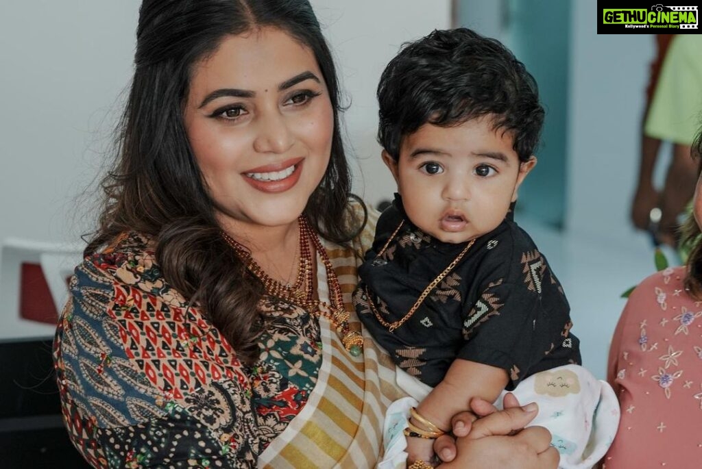 Shamna Kasim Instagram - Happy moments from yesterday function ❤️🧿 Thank u imra for this beautiful family costume : @imraabespoke