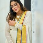 Shamna Kasim Instagram - Thank u so much @kalaakaari for this very very beautiful onam attire ❤️ 👗 @kalaakaari 📷 @shutter_mediaindxb 💄 @ndotk_salon 💍 @kushalsfashionjewellery