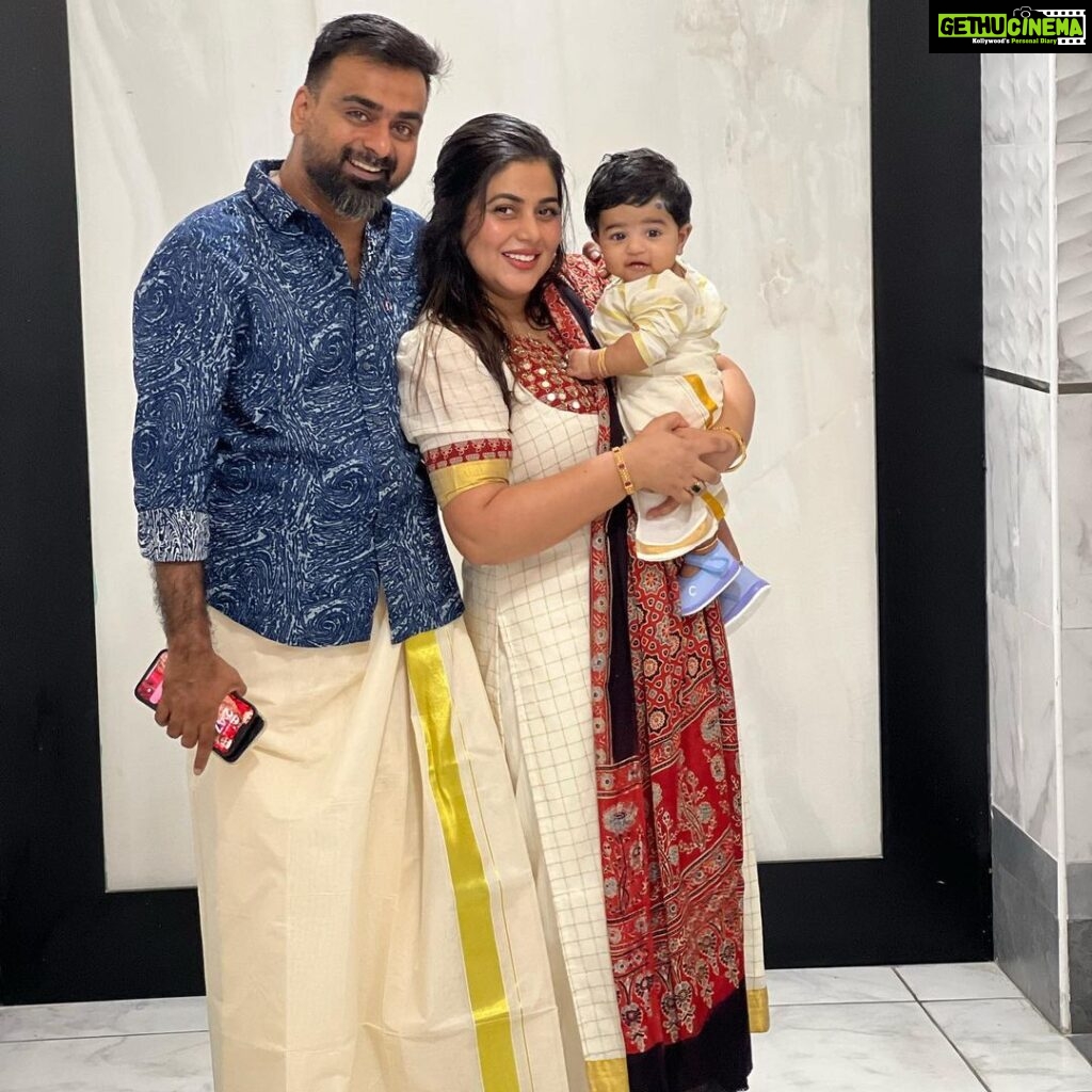 Shamna Kasim Instagram - My hamdu first onam ❤️