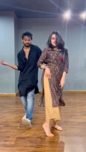 Shanmukh Jaswanth Kandregula Instagram - Jimikki Ponnu @nuveksha ❤️

Choreography: @adil__shaan 

#shannu #varisu #jimmikiponnu