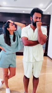 Shanthanu Bhagyaraj Instagram - Never miss a chance to dance 🥳🕺🏻💃
Doesn’t matter where you are… jusss dance 💥😍
@kikivijay11 😘😘
📸 Tnx @pringlejones_