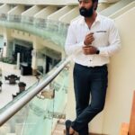 Shanthanu Bhagyaraj Instagram – Being a true gentleman never goes out of fashion 🤍

📸 @kikivijay11 

#fashion #fashionstyle #formalwear #dresscode #ootd