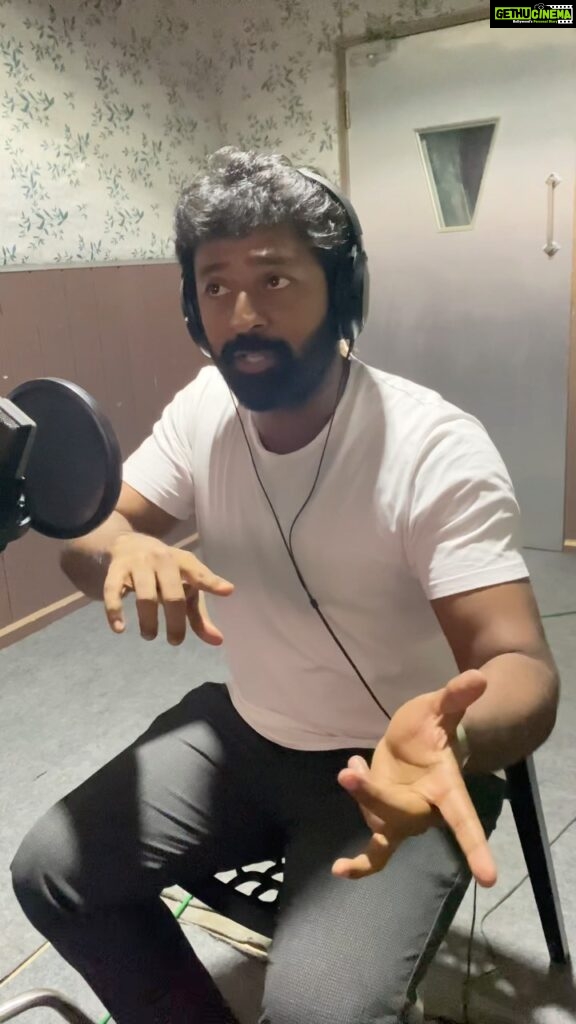 Shanthanu Bhagyaraj Instagram - Dubbing BTS #MY3 ❤🎉 Watch till the end 🙏🏻 There was a dialogue fumble & I said “INNORU ROBOT INNORU BREAKFAST” by mistake but managed in the same take and @theabishekkumar & @sakthii___ were clueless what to react🤣🤣 Watch their expression .. too cute 😍🤣 Been wanting to share this for long 😜😍 A @disneyplushotstartamil Original Directed by @rajeshmdirector @ihansika @themugenrao @jananihere_ @trendloud @ganesan_s_official