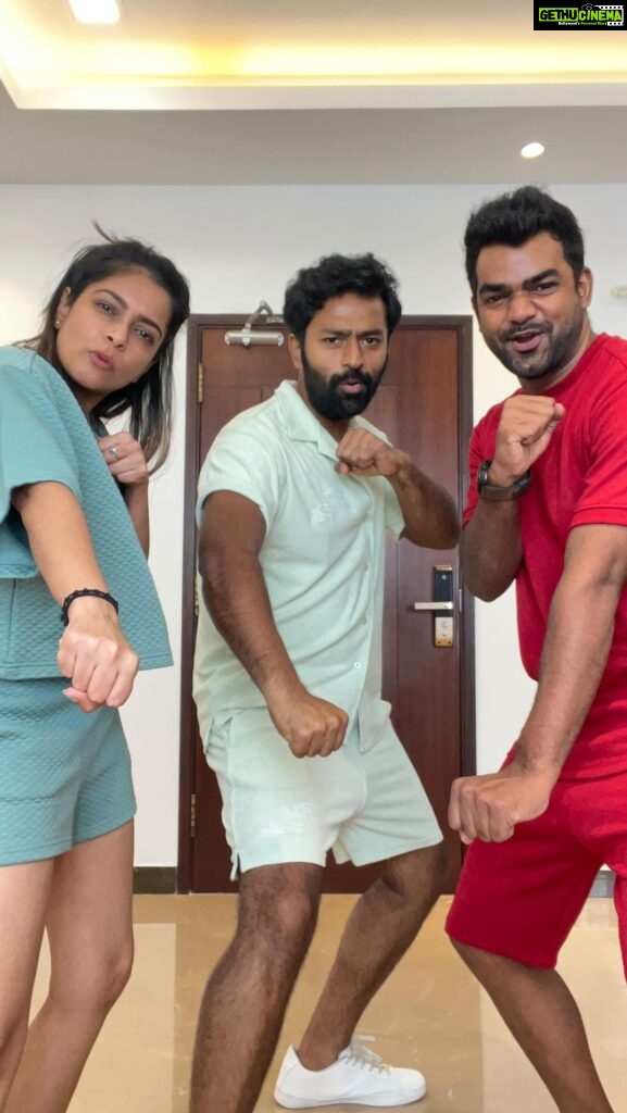 Shanthanu Bhagyaraj Instagram - Don’t be afraid to be yourself 😍 Dance Therapy🕺🏻💃 🧿 #Jumbalaka with these 2️⃣ power houses 💥🎉 Choreo #Shanthnu #pringle Shot & edited #shanthnu #dance #dancereels