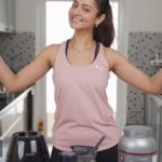 Shanvi Srivastava Instagram - EP 2: Yummy smoothie bowl! 🥣 I never say no to a healthy bite even when it’s the holidays! Smoothie bowls are a great way to keep fit, stay full and lose that holiday weight. Especially this one that has: coffee cinnamon isopure protein powder banana dates milk/almond milk/soy milk Blend them all together and garnish with dry fruits! Let me know what you guys think about this in the comments. #ad #cookwithme #episode3 #yummysmoothiebowl #yummy #smoothiebowl #healthy #meals #holidays #alwayshealthy #nevercompromise #potd #ootd #reels #shanvi #shanvisrivastava #shanvisri #isopure #teamisopure_in