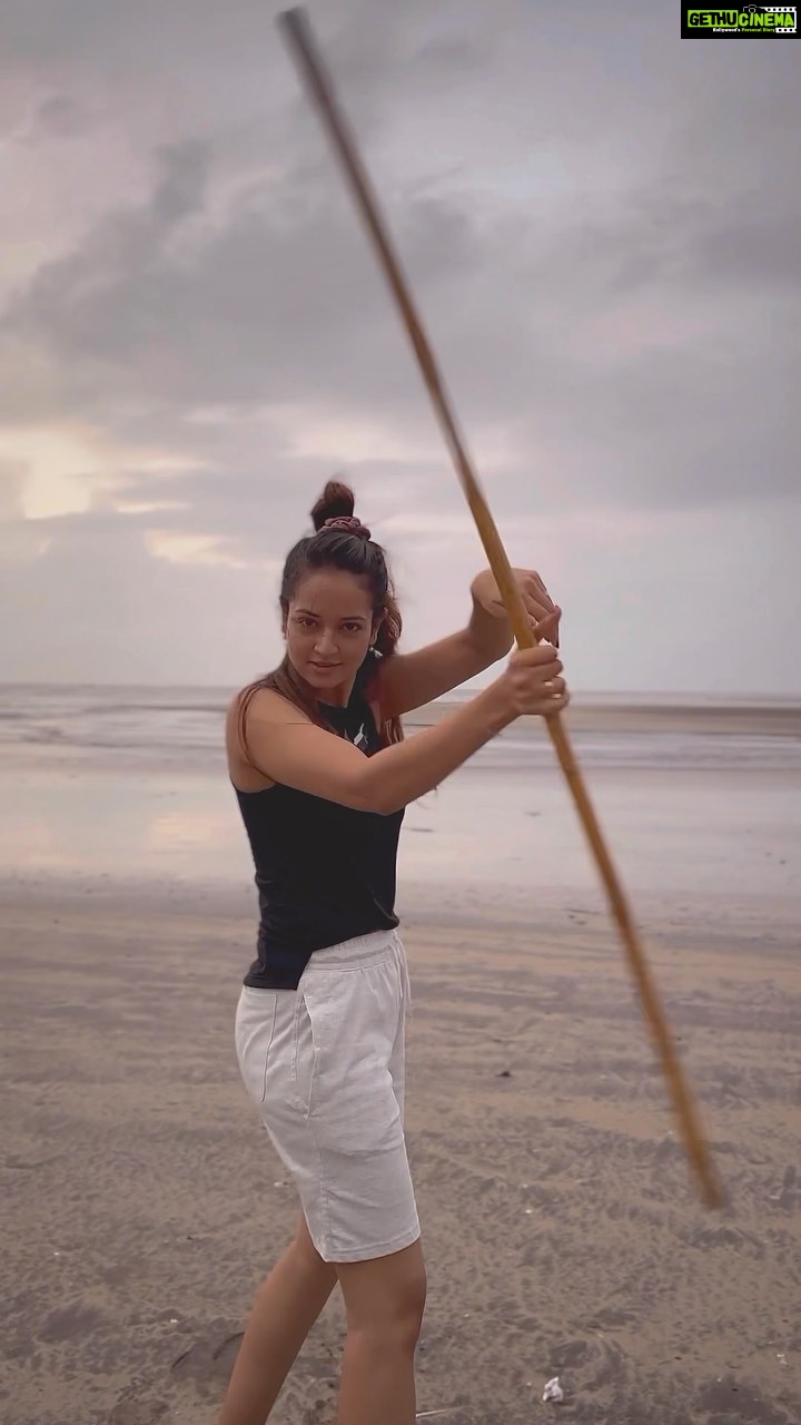 Shanvi Srivastava Instagram - 1-Showing off my amateur #staff skills. 2-Also this is how my beach days look like now! 3-Golden hour isn’t just for face babes. 4- #Bikinis gotta wait! . . . . #shanvisrivastava#shanvisri #staff #stick #beachactivities #beachlove r#love #life #skill #goldenhour Alibag Beach