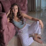 Shanvi Srivastava Instagram - hey you!! . . . . #shanvisrivastava #shanvisri #throwbackthursday #photoshoot #fashion #instadaily #love #nudemakeup