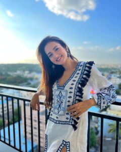 Shanvi Srivastava Instagram - Finding my sunshine in the cloudy sky!! 
.
.
.
.
👗 absolutely loooved wearing this one! @samantasbyaparna 
#shanvisri #shanvisrivastava #ootd #instagood #instafashion #love #mondaymotivation #momdayblues