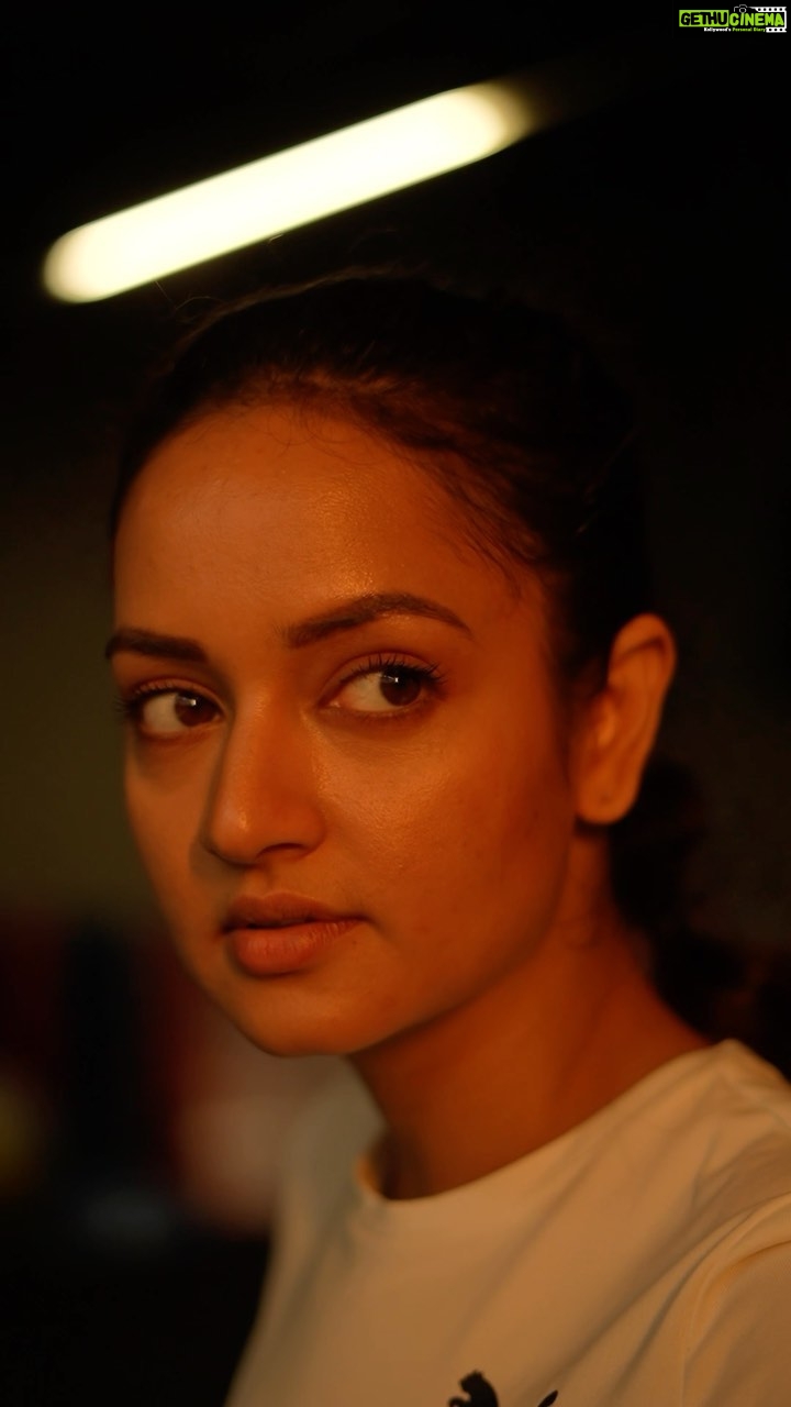 Shanvi Srivastava Instagram - Fight it till the end! Fight it and see the end! . . . . Shot and edited by @arunkummar_portraits Concept @beastmaster.delson #shanvisrivastava #shanvisri @isopure_india #isopure #ad #love #fitness #motivation #wednesdaymotivation #feelit #reel #instagram #instareels