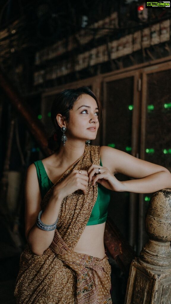 Shanvi Srivastava Instagram - Follow with me into the lanes of Chor bazar and discover the magic & fun that went behind this shoot! ✨ This guy @haram_khor_ has an eye for detail and patience to shoot in the busiest streets in Mumbai! Can't wait for the next location! ☺️ . . . #whatsthenextlocation #chorbazaar #mumbai #amchimumbai #photoshoot #shanvi #shanvisrivastava #shanvisri #shootdays #potd #ootd #reels