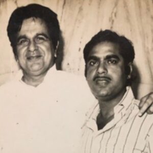 Sharib Hashmi Instagram - Long-caption-alert 
par padh lena doston ❤️🙏

Aur photos swipe karna bhoolna mat .. ek superstar ka guest appearance bhi hai ☺️❤️ 

So immediately after #Tarla screening got over, Tarla Ji’s daughter @renudalalcooking ji told me “you portrayed my father beautifully” and for me that was the best compliment I could get for #NalinDalal ❤️ though appearance wise I don’t look anything like Nalin sir but I hope I’ve managed to capture the core essence of his personality. 

But when we started to work on Nalin Dalal sir’s look, we tried many moustaches and hair lekin jaise hi wo pencil Moonchh chehre pe lagaayi, I started looking like my Dad… aur phir wo half sleeved shirts, high waist trousers .. Toh Poora ZA Johar hi ban gaya ❤️ 

Jab kabhi achanak aaine par nazar padti tab mujhe lagta ke Dad aankhon ke saamne hain… ya woh sach mein dekh bhi rahe honge apne bete ko.. ❤️ 

Aakhir mein hum sab apne maa baap ki parchhayi hi toh ban jaate hain ❤️ 

Through Nalin Dalal sir I’ve given tribute to my father ZA Johar ❤️ 
❤️

This post is also to appreciate the team who worked on my look .. 

Costumes : @tasneemkhan19 ❤️ and her team @sonalkalsulkar ❤️@nupshah23 ❤️ 

make up : @irohitmahadik ❤️ @pk_hairstylist9 ❤️ 

@mukta_dubey_tiwari ❤️ 
 

Watch #TarlaOnZEE5, streaming now

@iamhumaq @pglens @ronnie.screwvala @ashwinyiyertiwari @niteshtiwari22  @gautamved83 @pashanjal @hasanainhooda @varun.shetty.1840 @tarladalal  @renudalalcooking @manish_kalra_ @_sanjayshetty #SanjayDalal @deepak_dalal_official @rsvpmovies @earthskynotes @zee5 @zee5global @zeemusiccompany