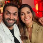 Sharib Hashmi Instagram - Selfie lete huye photuu , phir #selfie phir dher saare Guns and Gulaabs ❤️❤️❤️❤️ #GunsAndGulaabs Streaming from today only on @netflix_in ❤️❤️❤️ MAAR DAALO #BINGEWATCH !!!! #GunsAndGulaabsOnNetflix @rajanddk @rajkummar_rao @dqsalmaan @gouravadarsh @tjbhanu @gulshandevaiah78 @iamsumankumar @sumitaroraa @shreyadhan13 @poojagor @vipin.sta @iammanujsharma @thisisnilesdivekar @goutamsharmaa191 @gouravsharma191 @tanishqchaudhary_ @krishrao_official @suhanisethi_ @araham.sawant @d2r_films @Amanpant02 #SatishKaushik #RajAndDK #netflix #original #series #fun #crazy #selfie #groupselfie #instagood #instagram #netflixoriginal #guns #gulaab #gunsandroses