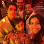 Sharib Hashmi Instagram - Selfie lete huye photuu , phir #selfie phir dher saare Guns and Gulaabs ❤️❤️❤️❤️ #GunsAndGulaabs Streaming from today only on @netflix_in ❤️❤️❤️ MAAR DAALO #BINGEWATCH !!!! #GunsAndGulaabsOnNetflix @rajanddk @rajkummar_rao @dqsalmaan @gouravadarsh @tjbhanu @gulshandevaiah78 @iamsumankumar @sumitaroraa @shreyadhan13 @poojagor @vipin.sta @iammanujsharma @thisisnilesdivekar @goutamsharmaa191 @gouravsharma191 @tanishqchaudhary_ @krishrao_official @suhanisethi_ @araham.sawant @d2r_films @Amanpant02 #SatishKaushik #RajAndDK #netflix #original #series #fun #crazy #selfie #groupselfie #instagood #instagram #netflixoriginal #guns #gulaab #gunsandroses