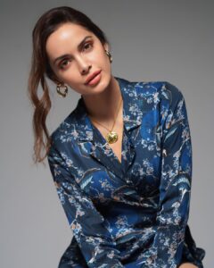 Shazahn Padamsee Instagram - 🦋🌊

Shot by @popmercy 

Outfit @shopatunderstated 

Styled by @priyasatelier 

Makeup @makeupandhairbyupasana 

Hair @ishansupriyamilind