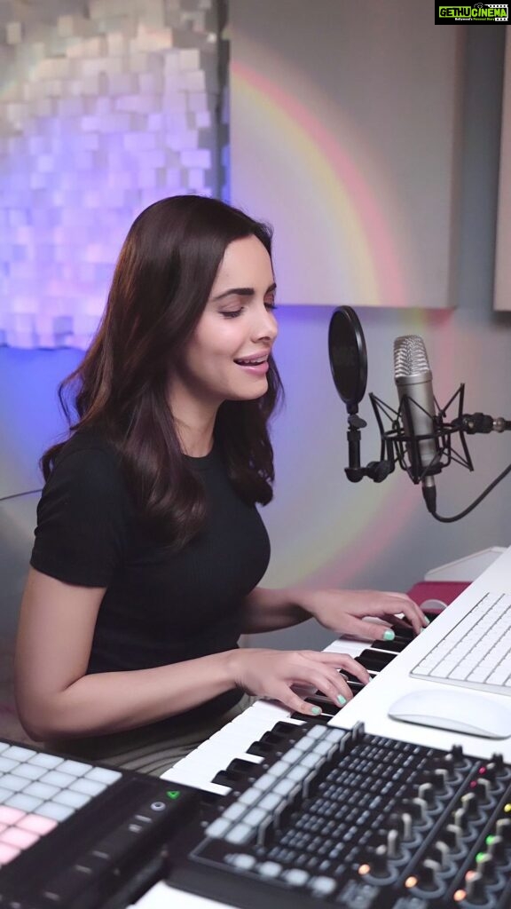 Shazahn Padamsee Instagram - Did a little cover of my current fav song Under The Influence by Chris Brown 🎤🎹