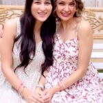Sheen Dass Instagram - Dear bestie ! Happy friendship day !! Love you 💕 Mumbai - मुंबई