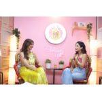 Shehnaaz Kaur Gill Instagram - Had the immense pleasure of having fitness queen and a wonderful human @theshilpashetty on my show! Watch out for this one on #DesiVibesWithShehnaazGill soon Top: @rafu.d @ascend.rohank Jewellery : @ananaofficial @goldsmiths_jewellery @papillonpublicrelations 📸 - @umedjadeja