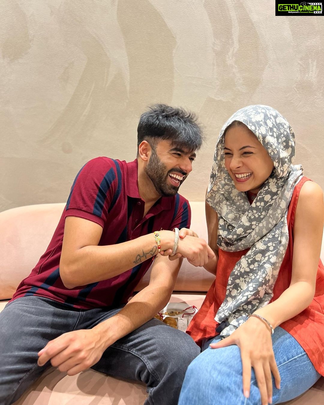 Shehnaaz Kaur Gill Instagram - Happy Rakshabandhan! @rajbircheeema @kaushal_j @chaudhry6989 Miss you!! @badeshashehbaz ❤️