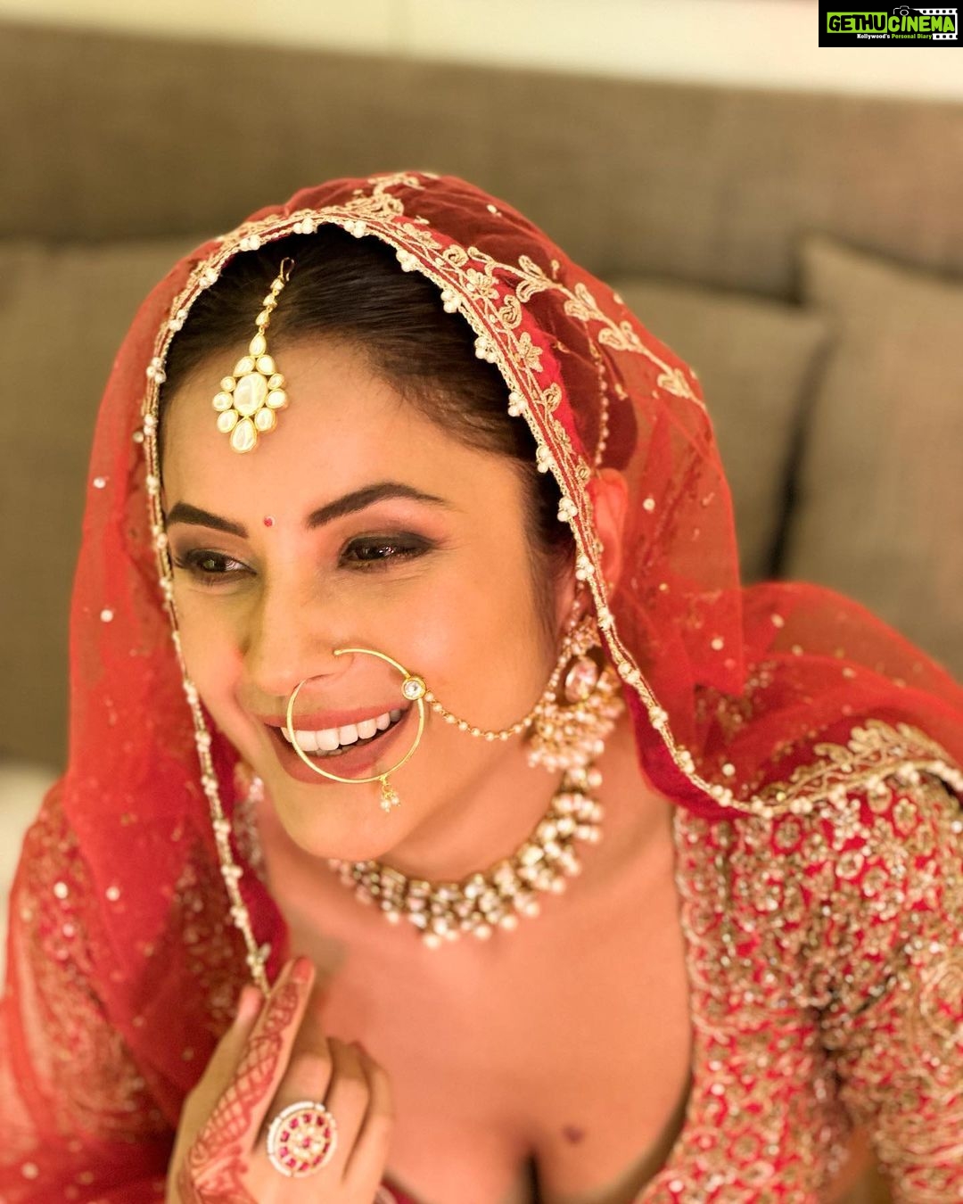 Shehnaaz Kaur Gill Instagram - hain rab yahan toh baat kare , mujhse kabhi mulakat kare …..