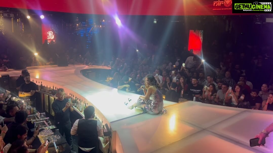 Shehnaaz Kaur Gill Instagram - Lovely Audience ❤️✨ Thank you for coming❤️❤️ I am feeling so lucky ❤️❤️Sold out show ❤️❤️Love You Dubai ❤️❤️✨✨