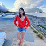 Shehnaaz Kaur Gill Instagram - By discovering nature, you discover yourself🌊 Sicily, Italy