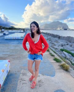 Shehnaaz Kaur Gill Instagram - By discovering nature, you discover yourself🌊 Sicily, Italy