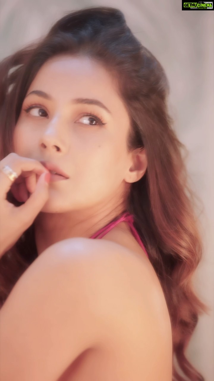 Shehnaaz Kaur Gill Instagram - 🥰