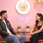 Shehnaaz Kaur Gill Instagram - In today’s another episode shot we had the current sensation @elvish_yadav gracing our show for promoting his upcoming song on @playdmfofficial is an absolute bundle of energy. Episodes dropping very soon on my YouTube channel. #DesiVibesWithShehnaazGill #elvishyadav #elvisharmy #shehnaazgill