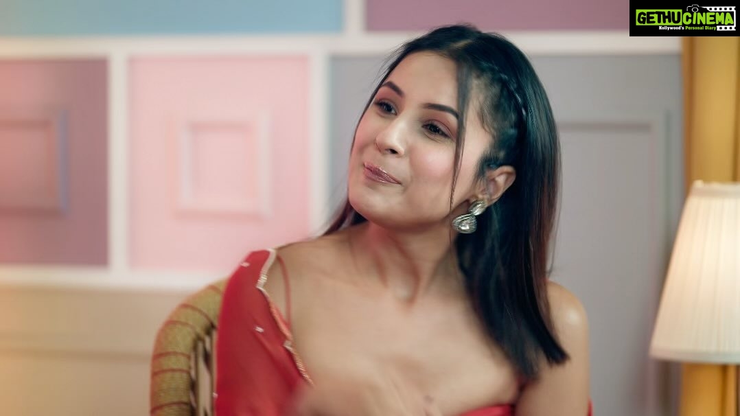 Shehnaaz Kaur Gill Instagram - Yeh banda Na dil Jeet leta hai, jab Bhi milte hai @rajkummar_rao Full episode will be out tomorrow on my YouTube channel at 11:11am. Do not miss it. #DesiVibesWithShehnaazGill