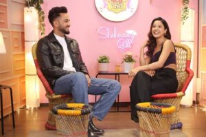 Shehnaaz Kaur Gill Instagram - In today’s another episode shot we had the current sensation @elvish_yadav gracing our show for promoting his upcoming song on @playdmfofficial is an absolute bundle of energy. Episodes dropping very soon on my YouTube channel. #DesiVibesWithShehnaazGill #elvishyadav #elvisharmy #shehnaazgill