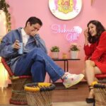 Shehnaaz Kaur Gill Instagram - Had the absolute and immense pleasure to host this wonderful actor @itsvijayvarma on my show. My mini bucket list of personalities I wanted to have on my show is slowly getting fulfilled. What an amazing episode we have shot, can’t wait for you all to watch it. #DesiVibesWithShehnaazGill Outfit: @thelocalvintage_ Stylist: @junni.khyriem MUA: @harishsalvimua Hair: @cheembabaljit2 Managed by: @kaushal_j Location @merakiistudioz