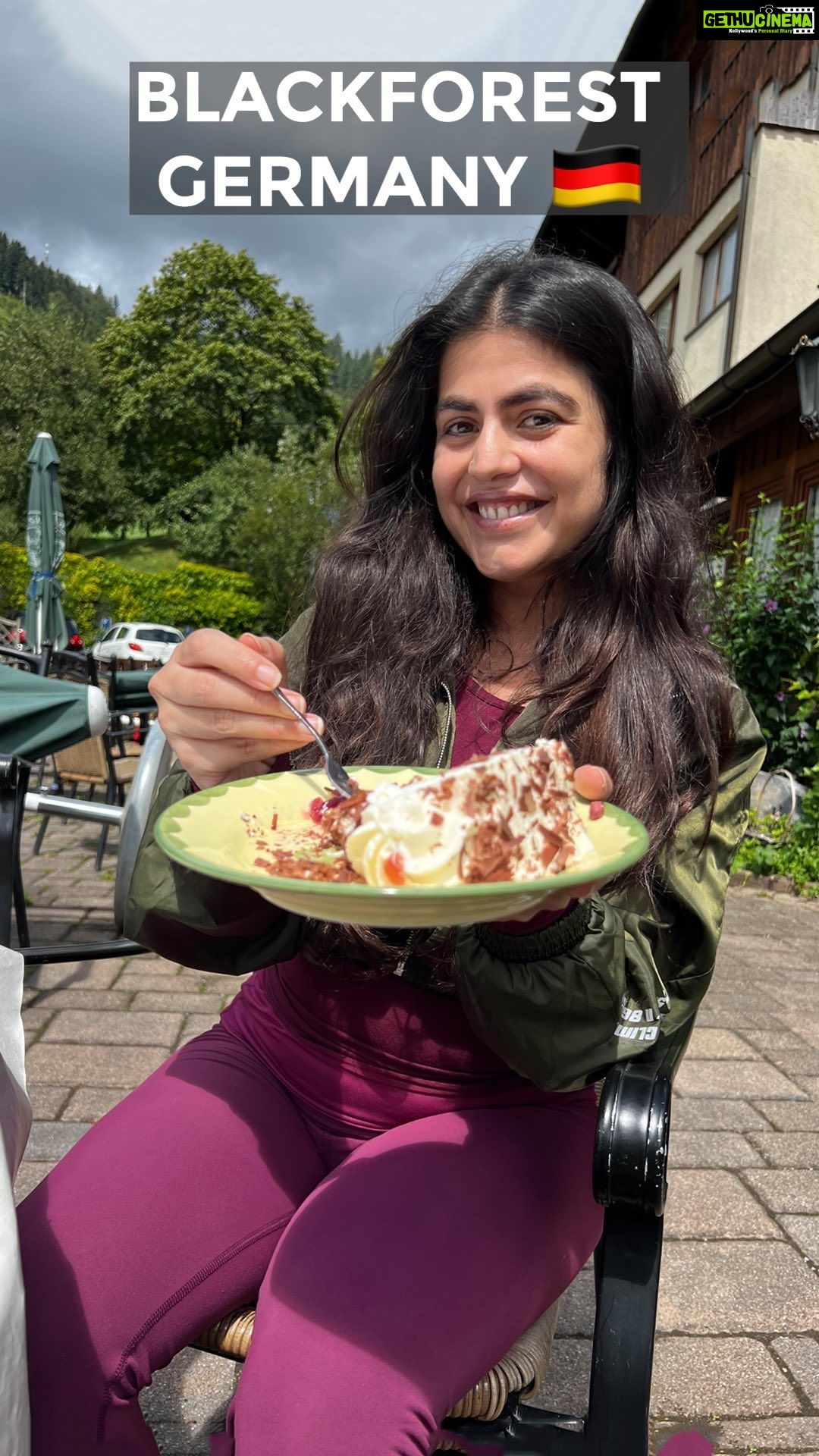 Shenaz Treasurywala Instagram - If you think of cake when I say blackforest; leave a ❤️ #visitblackforest #Triberg #Vogtsbauernhof #Park Mit Allen Sinnen Gutach/ Schwarzwaldbahn #zweitaelerland #visit.freiburg @visitblackforest Black Forest