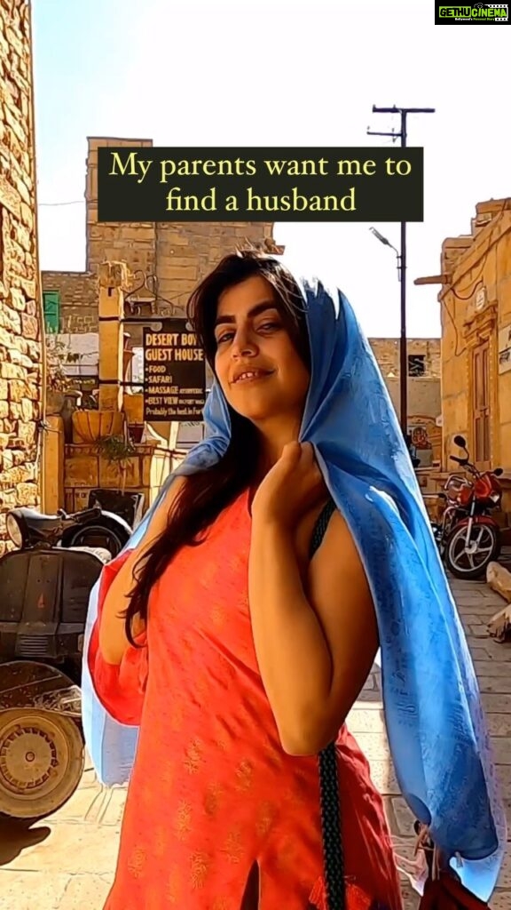 Shenaz Treasurywala Instagram - If I can’t find my juhumkas, how will I find a husband? #whatjhumka #whatjhumkachallange Jaisalmer, Rajasthan