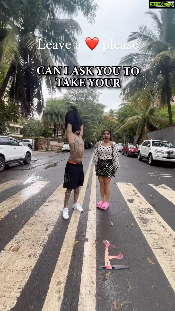 Shenaz Treasurywala Instagram - Crazy or Inspiring??? Yes, I asked this man to show me his body. You know why? Because his body is full of Tatoos And these are not regular tatoos these are brand logos tattooed on his body! He calls this the time line of his life - Brands that have made an impact on him Brands that he buys Brands that he aspires to own People call him The Human Billboard He has 4 World Records and is in the Limca Book of Records too for the Most Tattooed human on earth - with brand logos as tattoos. Crazy? Or inspiring? Leave a comment and a heart β€οΈ please ππΎ Mumbai, Maharashtra