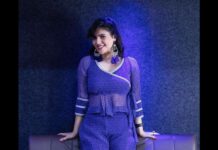 Sherin Instagram - Let’s disco 🕺 Designer- @labelswarupa Make up - @jiyamakeupartistry Hair - @purpleplusnagu Photographer - @crackjackphotography #sherin #cookuwithcomali #cookwithcomali #vijaytelevision #love #purple