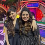 Sherin Instagram – #startmusic 
#sherin #priyanka #startmusic #vijaytelevision