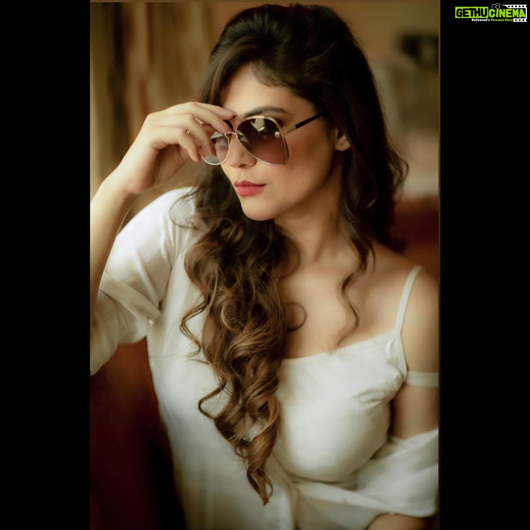 Sherin Instagram - The many faces of Sherin ❤️ Styling - @labelswarupa Makeup - @jiyamakeupartistry Hair - @mani_stylist_ Organised by - @rrajeshananda Photographer- @camerasenthil #sherin #cwc4 #cookwithcomali #cookuwithcomali #fashion #potraits #rightinthefeels
