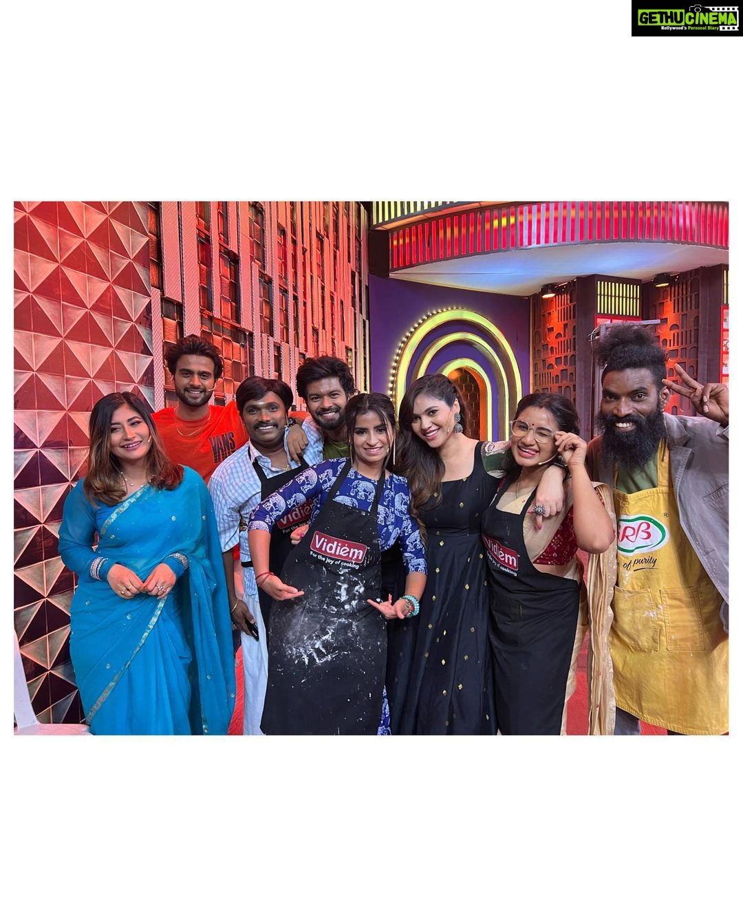 Sherin Instagram - The fam! 🖤🖤 #cwc4 #sherin