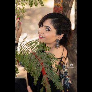 Sherin Instagram - 🖤🖤
Designer - @labelswarupa 
Makeup and hair - @kaviyaartistry_off 
Photographer - @crackjackphotography 
Jewellery - @original_narayanapearls 
#sherin #love #salwar #ethnicwear #cookwithcomali #cookuwithcomali #cwc4 #cookwithcomali4 #vijaytv
