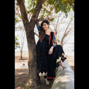 Sherin Instagram - 🖤🖤
Designer - @labelswarupa 
Makeup and hair - @kaviyaartistry_off 
Photographer - @crackjackphotography 
Jewellery - @original_narayanapearls 
#sherin #love #salwar #ethnicwear #cookwithcomali #cookuwithcomali #cwc4 #cookwithcomali4 #vijaytv