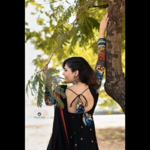 Sherin Instagram - 🖤🖤
Designer - @labelswarupa 
Makeup and hair - @kaviyaartistry_off 
Photographer - @crackjackphotography 
Jewellery - @original_narayanapearls 
#sherin #love #salwar #ethnicwear #cookwithcomali #cookuwithcomali #cwc4 #cookwithcomali4 #vijaytv