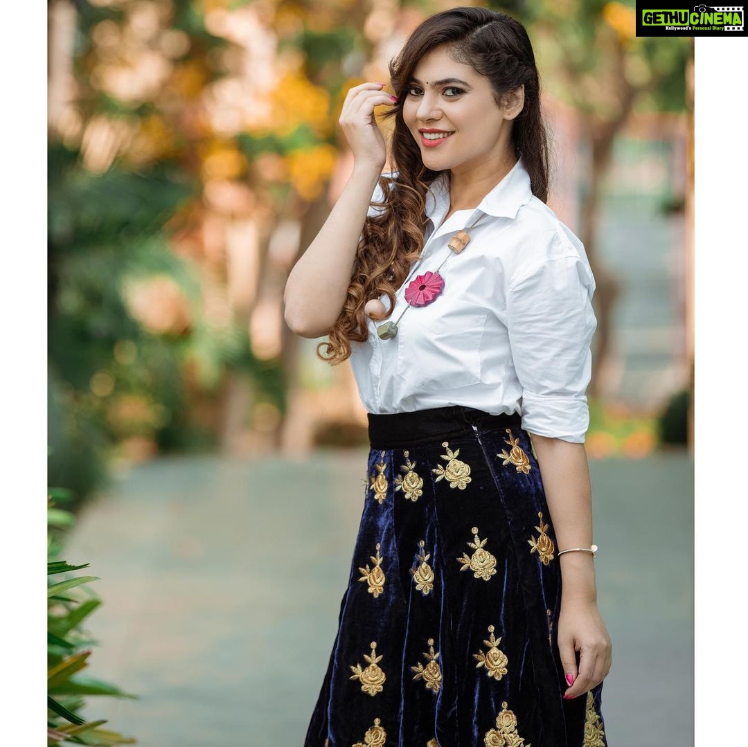 Sherin Instagram - Cooku with Comali season 4, did you watch it? Costumes - @labelswarupa Makeup and hair - @kaviyaartistry_off Photographer- @sat_narain Team: @talesbyashif @shotsbyuv @the.portrait.culture @sat_narain #cwc4 #sherin #cookuwithcomali #cookwithcomali #love #fashion #cooking