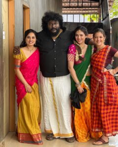 Sherin Instagram - 👩‍🍳👩‍🍳
Costumes - @labelswarupa 
Make up - @jiyamakeupartistry 
Hair - @mani_stylist_ 
Jewellery - @original_narayanapearls 
#cwc #cookwithcomali #cookwithcomali #cooking #vijaytelevision